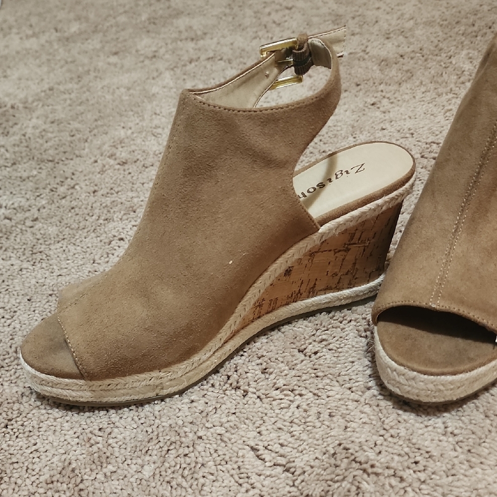Zigisoho Tan Wedge Sandals